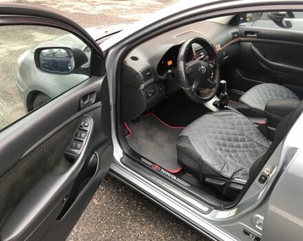 Серый Тойота Авенсис, объемом двигателя 1.8 л и пробегом 360 тыс. км за 6000 $, фото 8 на Automoto.ua