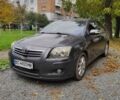Серый Тойота Авенсис, объемом двигателя 1.8 л и пробегом 194 тыс. км за 8000 $, фото 2 на Automoto.ua