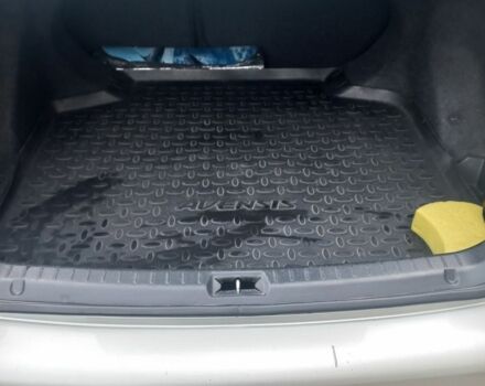 Серый Тойота Авенсис, объемом двигателя 1.8 л и пробегом 256 тыс. км за 6500 $, фото 9 на Automoto.ua