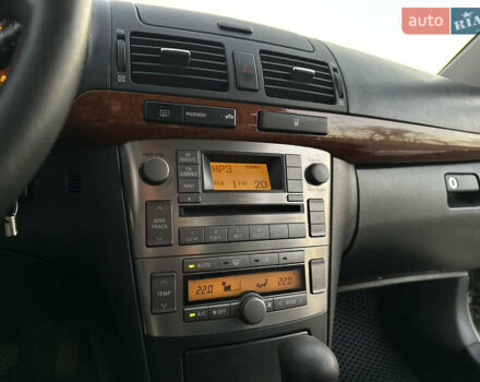 Серый Тойота Авенсис, объемом двигателя 1.79 л и пробегом 200 тыс. км за 5000 $, фото 54 на Automoto.ua