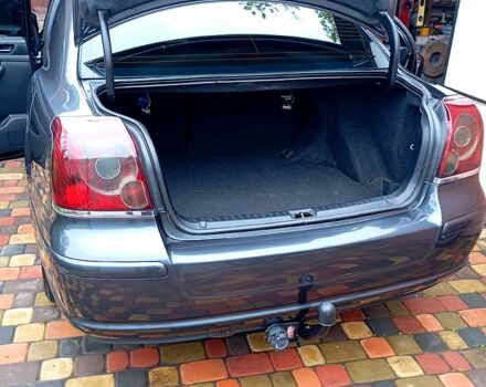 Сірий Тойота Авенсіс, об'ємом двигуна 1.8 л та пробігом 220 тис. км за 7500 $, фото 4 на Automoto.ua