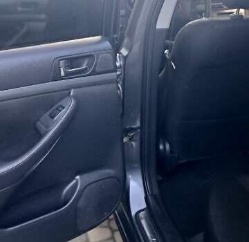 Сірий Тойота Авенсіс, об'ємом двигуна 1.79 л та пробігом 216 тис. км за 7200 $, фото 17 на Automoto.ua