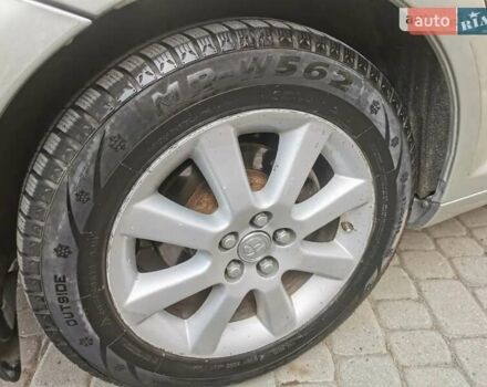 Серый Тойота Авенсис, объемом двигателя 1.79 л и пробегом 295 тыс. км за 6500 $, фото 14 на Automoto.ua