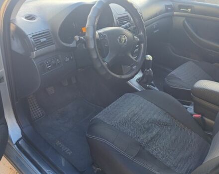 Сірий Тойота Авенсіс, об'ємом двигуна 1 л та пробігом 328 тис. км за 5500 $, фото 6 на Automoto.ua