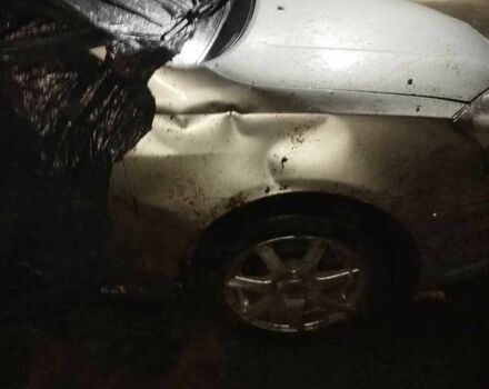 Сірий Тойота Авенсіс, об'ємом двигуна 1.6 л та пробігом 320 тис. км за 2500 $, фото 6 на Automoto.ua