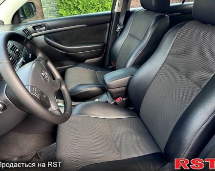 Серый Тойота Авенсис, объемом двигателя 1.8 л и пробегом 227 тыс. км за 6999 $, фото 8 на Automoto.ua