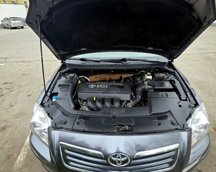Сірий Тойота Авенсіс, об'ємом двигуна 1.8 л та пробігом 240 тис. км за 8000 $, фото 4 на Automoto.ua