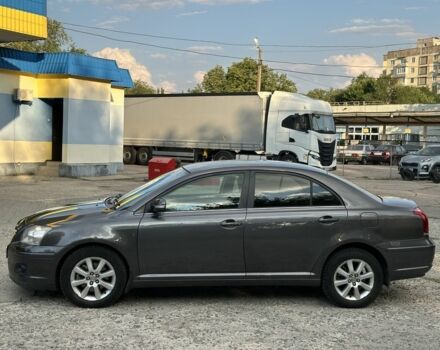 Серый Тойота Авенсис, объемом двигателя 2 л и пробегом 210 тыс. км за 6600 $, фото 3 на Automoto.ua