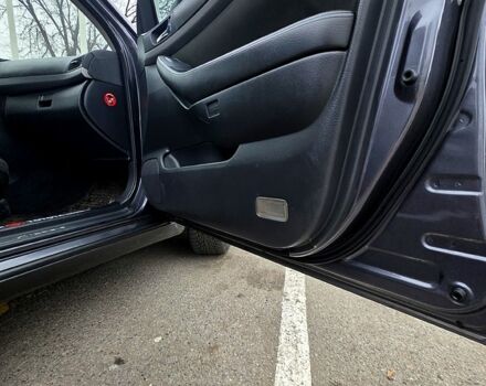 Сірий Тойота Авенсіс, об'ємом двигуна 1.8 л та пробігом 240 тис. км за 8000 $, фото 12 на Automoto.ua