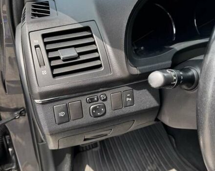 Сірий Тойота Авенсіс, об'ємом двигуна 2.01 л та пробігом 116 тис. км за 10500 $, фото 15 на Automoto.ua