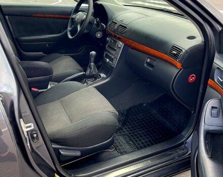 Сірий Тойота Авенсіс, об'ємом двигуна 1.8 л та пробігом 204 тис. км за 6650 $, фото 6 на Automoto.ua