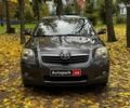 Серый Тойота Авенсис, объемом двигателя 2 л и пробегом 127 тыс. км за 7490 $, фото 1 на Automoto.ua