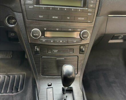 Серый Тойота Авенсис, объемом двигателя 2 л и пробегом 124 тыс. км за 10500 $, фото 18 на Automoto.ua