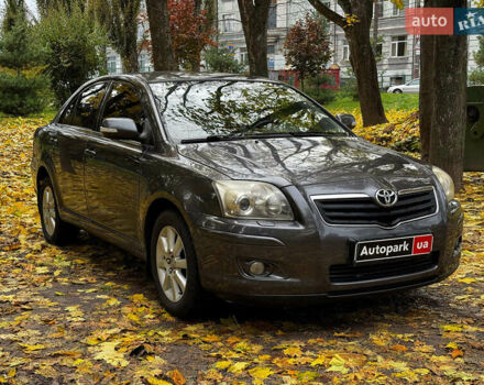 Серый Тойота Авенсис, объемом двигателя 2 л и пробегом 127 тыс. км за 7490 $, фото 1 на Automoto.ua