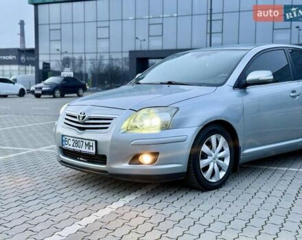 Серый Тойота Авенсис, объемом двигателя 1.6 л и пробегом 300 тыс. км за 5250 $, фото 2 на Automoto.ua