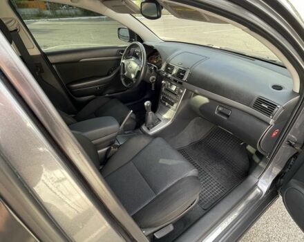 Серый Тойота Авенсис, объемом двигателя 1.8 л и пробегом 160 тыс. км за 7300 $, фото 4 на Automoto.ua