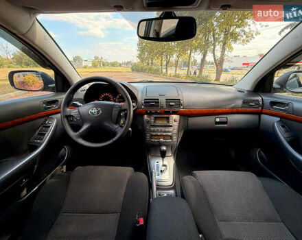 Серый Тойота Авенсис, объемом двигателя 2 л и пробегом 208 тыс. км за 6700 $, фото 29 на Automoto.ua