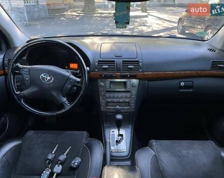 Серый Тойота Авенсис, объемом двигателя 1.79 л и пробегом 239 тыс. км за 6800 $, фото 10 на Automoto.ua