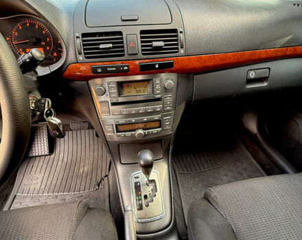 Серый Тойота Авенсис, объемом двигателя 2 л и пробегом 208 тыс. км за 6700 $, фото 27 на Automoto.ua