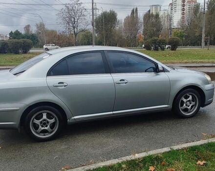 Серый Тойота Авенсис, объемом двигателя 1.8 л и пробегом 297 тыс. км за 4400 $, фото 1 на Automoto.ua