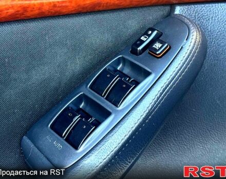 Серый Тойота Авенсис, объемом двигателя 1.8 л и пробегом 170 тыс. км за 6500 $, фото 5 на Automoto.ua