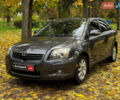 Серый Тойота Авенсис, объемом двигателя 2 л и пробегом 127 тыс. км за 7490 $, фото 1 на Automoto.ua