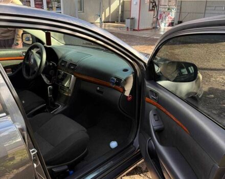 Серый Тойота Авенсис, объемом двигателя 1.8 л и пробегом 260 тыс. км за 6500 $, фото 5 на Automoto.ua