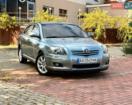 Серый Тойота Авенсис, объемом двигателя 2 л и пробегом 208 тыс. км за 6700 $, фото 1 на Automoto.ua