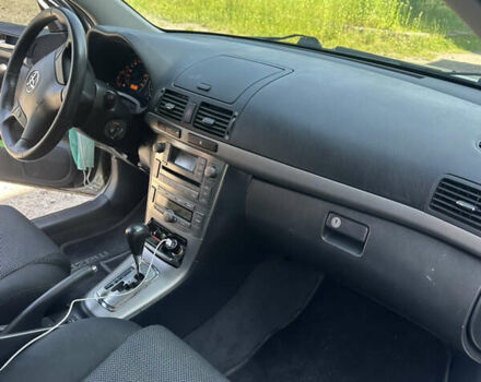 Серый Тойота Авенсис, объемом двигателя 1.79 л и пробегом 256 тыс. км за 7300 $, фото 10 на Automoto.ua