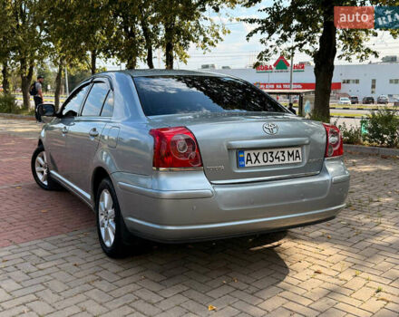 Серый Тойота Авенсис, объемом двигателя 2 л и пробегом 208 тыс. км за 6600 $, фото 5 на Automoto.ua