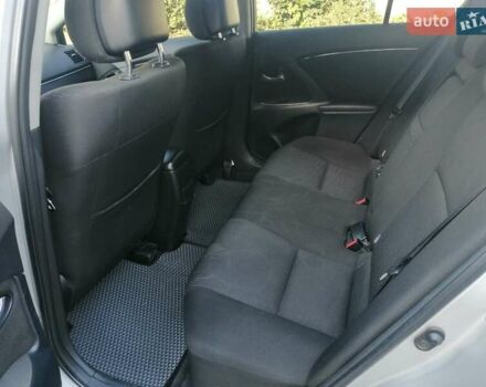 Сірий Тойота Авенсіс, об'ємом двигуна 1.8 л та пробігом 183 тис. км за 8200 $, фото 9 на Automoto.ua