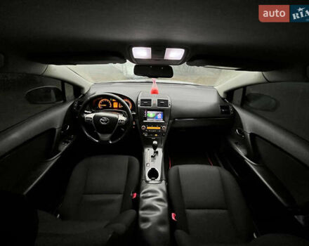 Серый Тойота Авенсис, объемом двигателя 1.99 л и пробегом 243 тыс. км за 7900 $, фото 11 на Automoto.ua