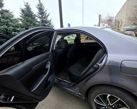 Сірий Тойота Авенсіс, об'ємом двигуна 1.8 л та пробігом 240 тис. км за 8000 $, фото 9 на Automoto.ua