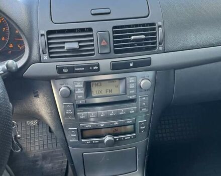 Сірий Тойота Авенсіс, об'ємом двигуна 1.8 л та пробігом 237 тис. км за 6500 $, фото 1 на Automoto.ua