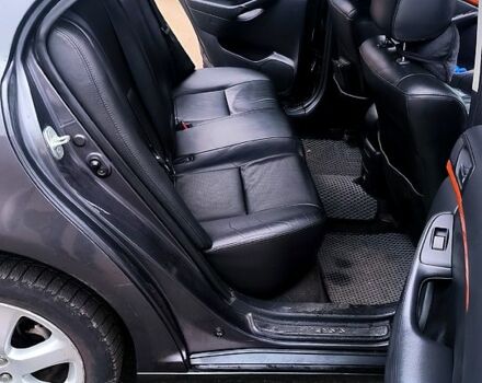 Серый Тойота Авенсис, объемом двигателя 2 л и пробегом 340 тыс. км за 10000 $, фото 9 на Automoto.ua