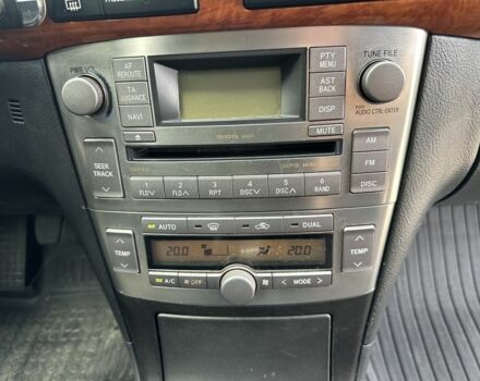 Серый Тойота Авенсис, объемом двигателя 2 л и пробегом 210 тыс. км за 6600 $, фото 11 на Automoto.ua