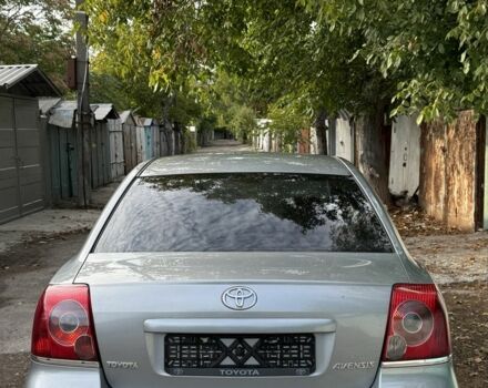 Серый Тойота Авенсис, объемом двигателя 1.8 л и пробегом 258 тыс. км за 6850 $, фото 2 на Automoto.ua