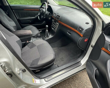 Серый Тойота Авенсис, объемом двигателя 1.8 л и пробегом 225 тыс. км за 7950 $, фото 37 на Automoto.ua