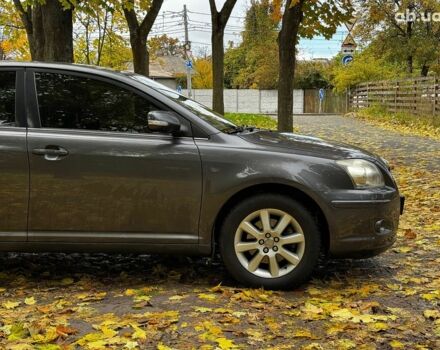 Серый Тойота Авенсис, объемом двигателя 2 л и пробегом 127 тыс. км за 7490 $, фото 3 на Automoto.ua