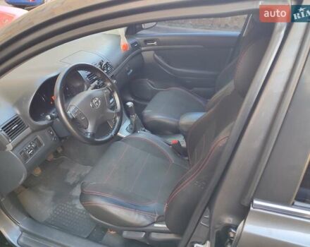 Серый Тойота Авенсис, объемом двигателя 1.8 л и пробегом 191 тыс. км за 7000 $, фото 15 на Automoto.ua