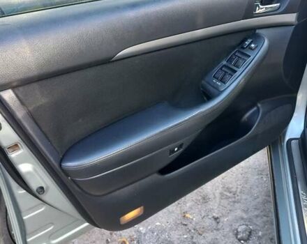 Сірий Тойота Авенсіс, об'ємом двигуна 1.79 л та пробігом 303 тис. км за 6500 $, фото 2 на Automoto.ua
