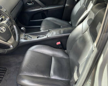 Серый Тойота Авенсис, объемом двигателя 2 л и пробегом 124 тыс. км за 10500 $, фото 10 на Automoto.ua