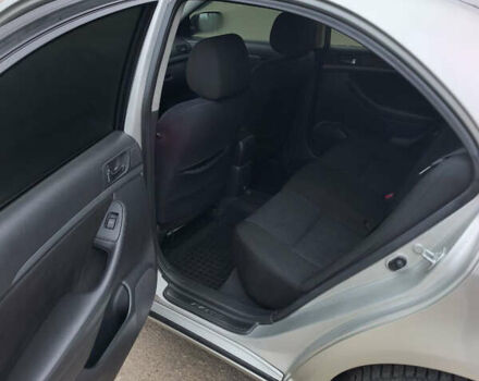 Серый Тойота Авенсис, объемом двигателя 1.79 л и пробегом 372 тыс. км за 6200 $, фото 10 на Automoto.ua
