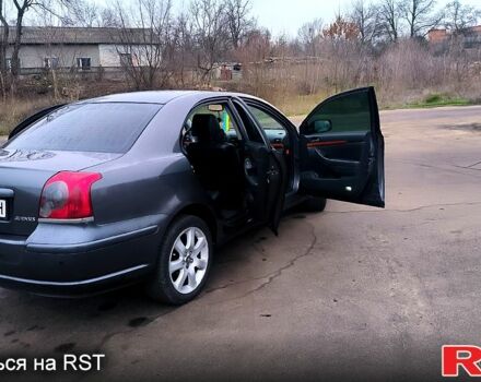 Серый Тойота Авенсис, объемом двигателя 2 л и пробегом 340 тыс. км за 10000 $, фото 5 на Automoto.ua