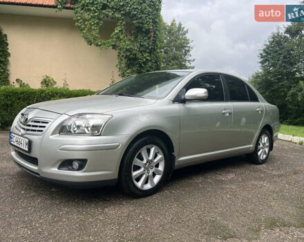 Серый Тойота Авенсис, объемом двигателя 1.8 л и пробегом 225 тыс. км за 7950 $, фото 2 на Automoto.ua