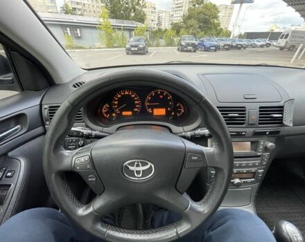 Серый Тойота Авенсис, объемом двигателя 1.8 л и пробегом 160 тыс. км за 7300 $, фото 2 на Automoto.ua