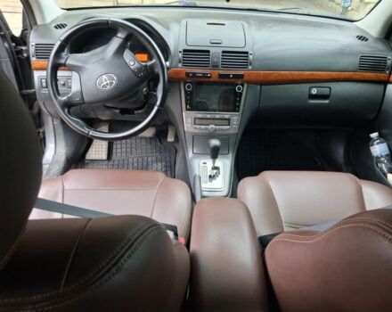 Сірий Тойота Авенсіс, об'ємом двигуна 2 л та пробігом 245 тис. км за 6200 $, фото 4 на Automoto.ua