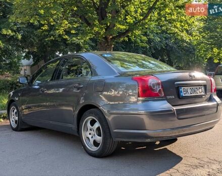 Сірий Тойота Авенсіс, об'ємом двигуна 1.8 л та пробігом 266 тис. км за 7600 $, фото 3 на Automoto.ua
