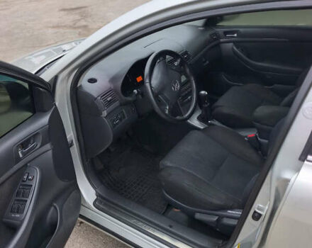 Серый Тойота Авенсис, объемом двигателя 1.79 л и пробегом 372 тыс. км за 6200 $, фото 6 на Automoto.ua