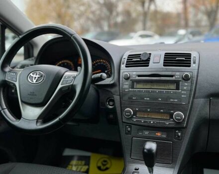 Серый Тойота Авенсис, объемом двигателя 2 л и пробегом 230 тыс. км за 9400 $, фото 15 на Automoto.ua